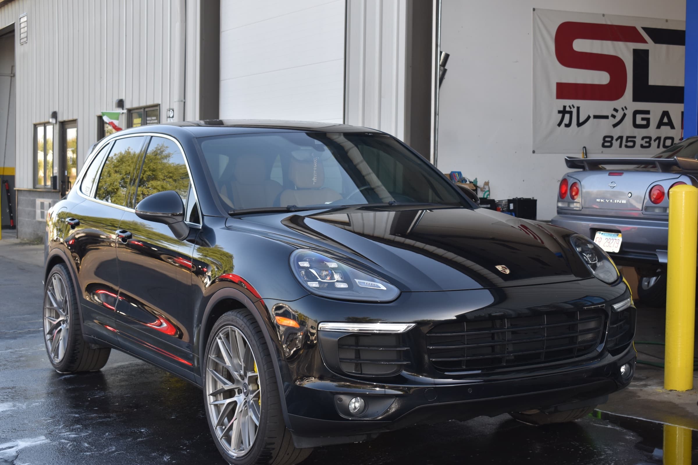 Porsche Cayenne — Detail & Interior