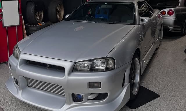Nissan Skyline R34 — Paint Work