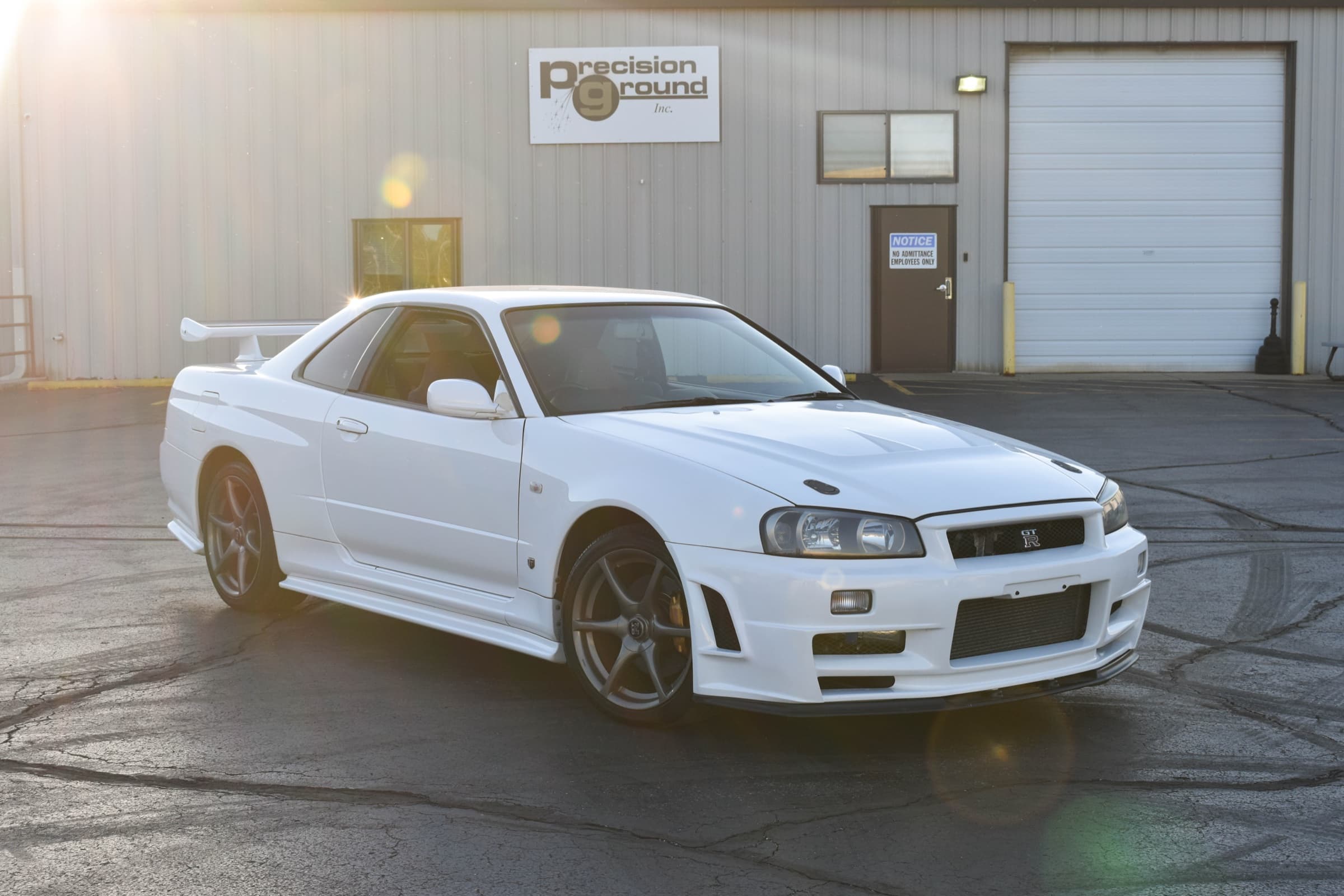 Nissan Skyline R34 GT-R — Showcase Detail